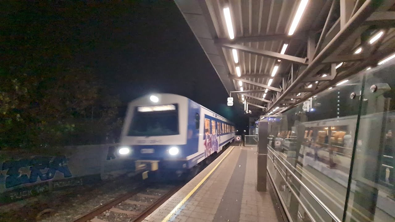 Ein 4020 als Kurzzug auf der S-Bahn früh am Morgen