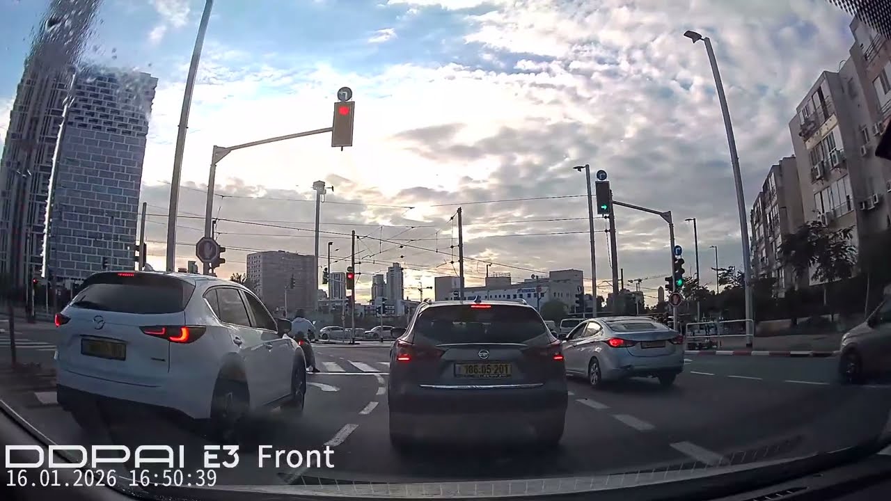 CRAZY DRIVING IN ISRAEL 732
