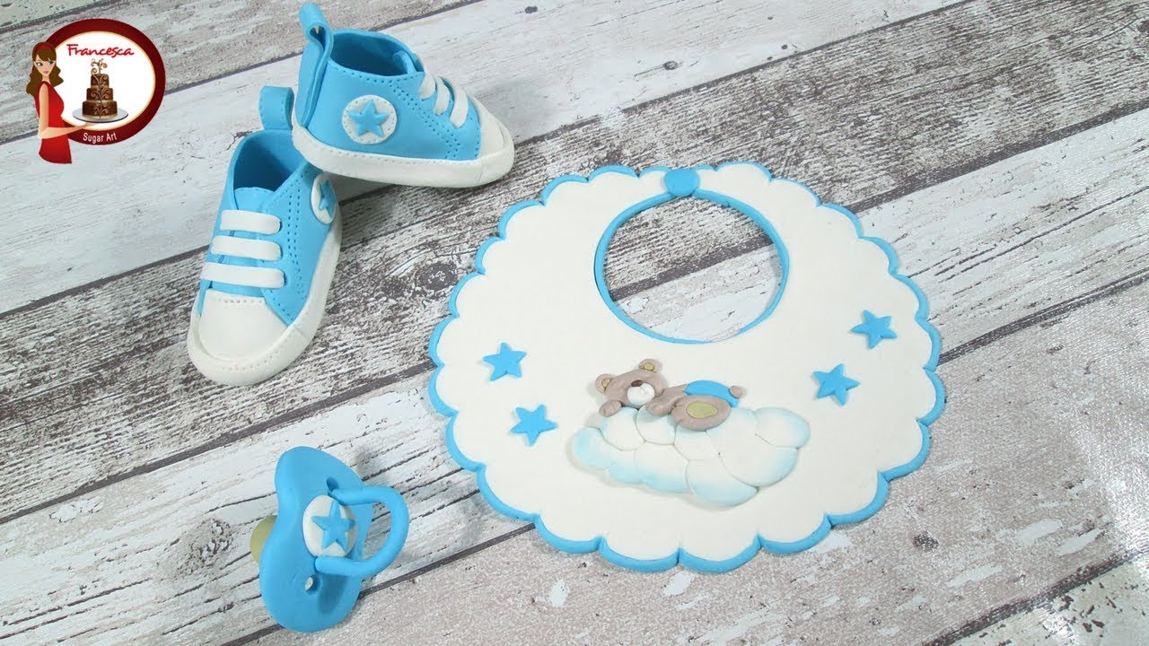 Scarpette Converse, Ciuccio, Bavaglino in Pasta di Zucchero Torta di Battesimo | Francesca Sugar Art