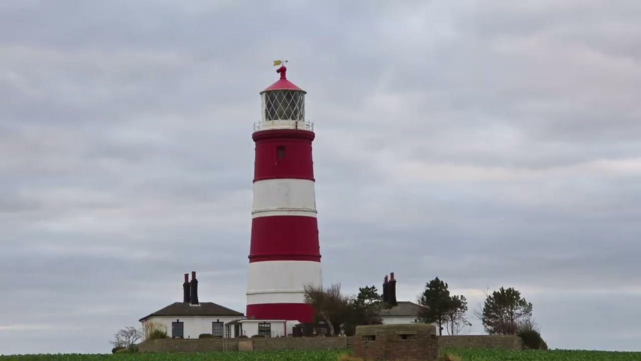Happisburgh Beach Walk 4K: Coastal Erosion & Iconic Lighthouse | Norfolk Coast Tour