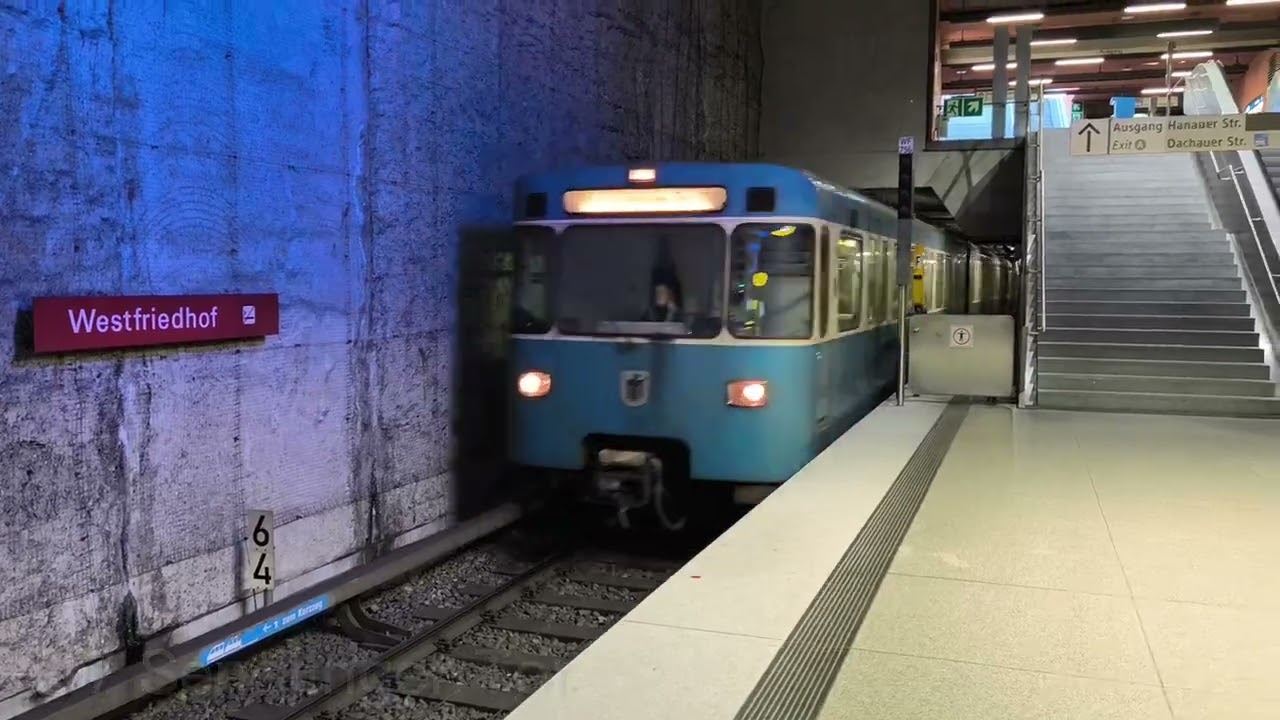 Adventskalender 16 - MVG mit A-Wagen, C1, C2 und R2.2 am Westfriedhof und Rotkreuzplatz 