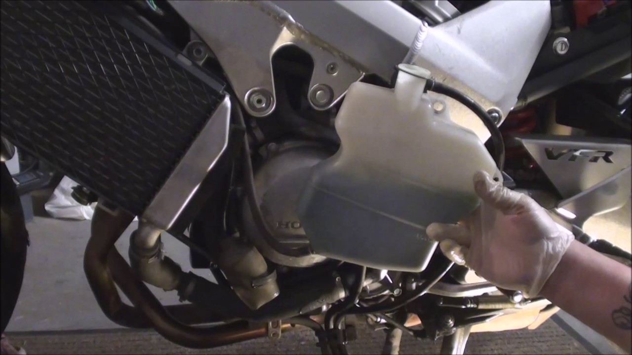 Honda VFR 800 Vtec Kühlflüssigkeit wechseln