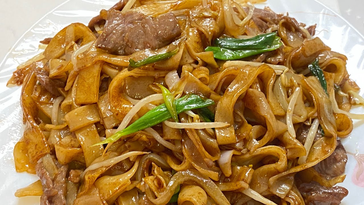 Hongkong Style Beef Chow Fun