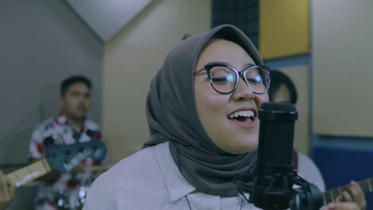 Mantra Cinta - Rizky Febian #gariscinta (Cover by Dwi Laksmi)