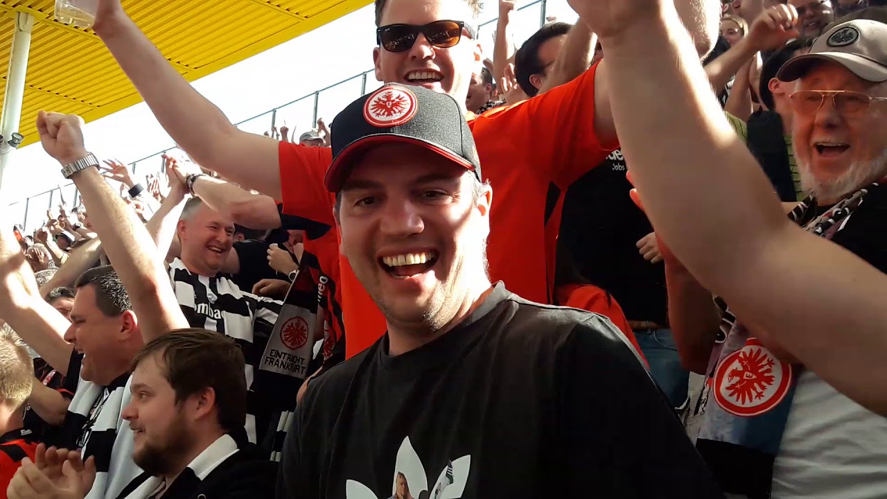 Einwechslung & letztes :( Tor: Alex Meier Fußballgott - SGE vs HSV 3:0 05/05/2018
