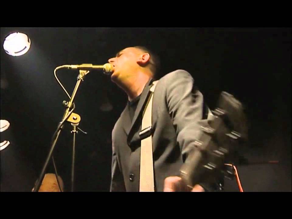999 - Hit Me  ( Live at the London Forum 2006)