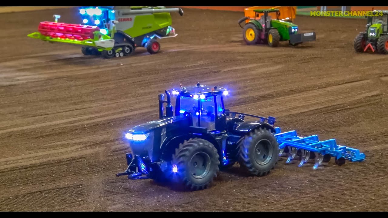 RC tractor action at Hof Mohr! R/C farming in 1/32 scale!