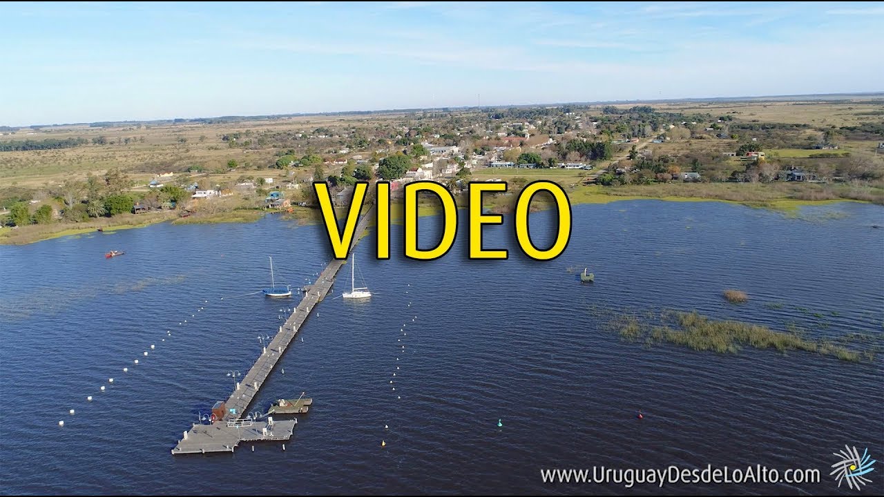 Video aéreo de Villa Soriano y desembocadura del Río Negro en en Río Uruguay