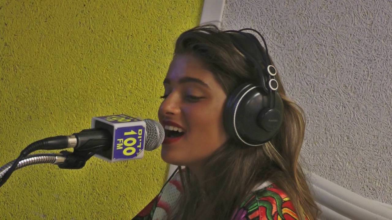 נועה קירל - חצי משוגע - לייב באולפן + מרי לו אקפלה - מושיקו שטרן 100FM