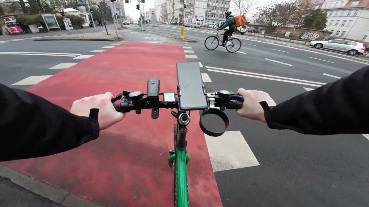 DELIVERY W DUŻYM MIEŚCIE NA ZWYKŁYM ROWERZE