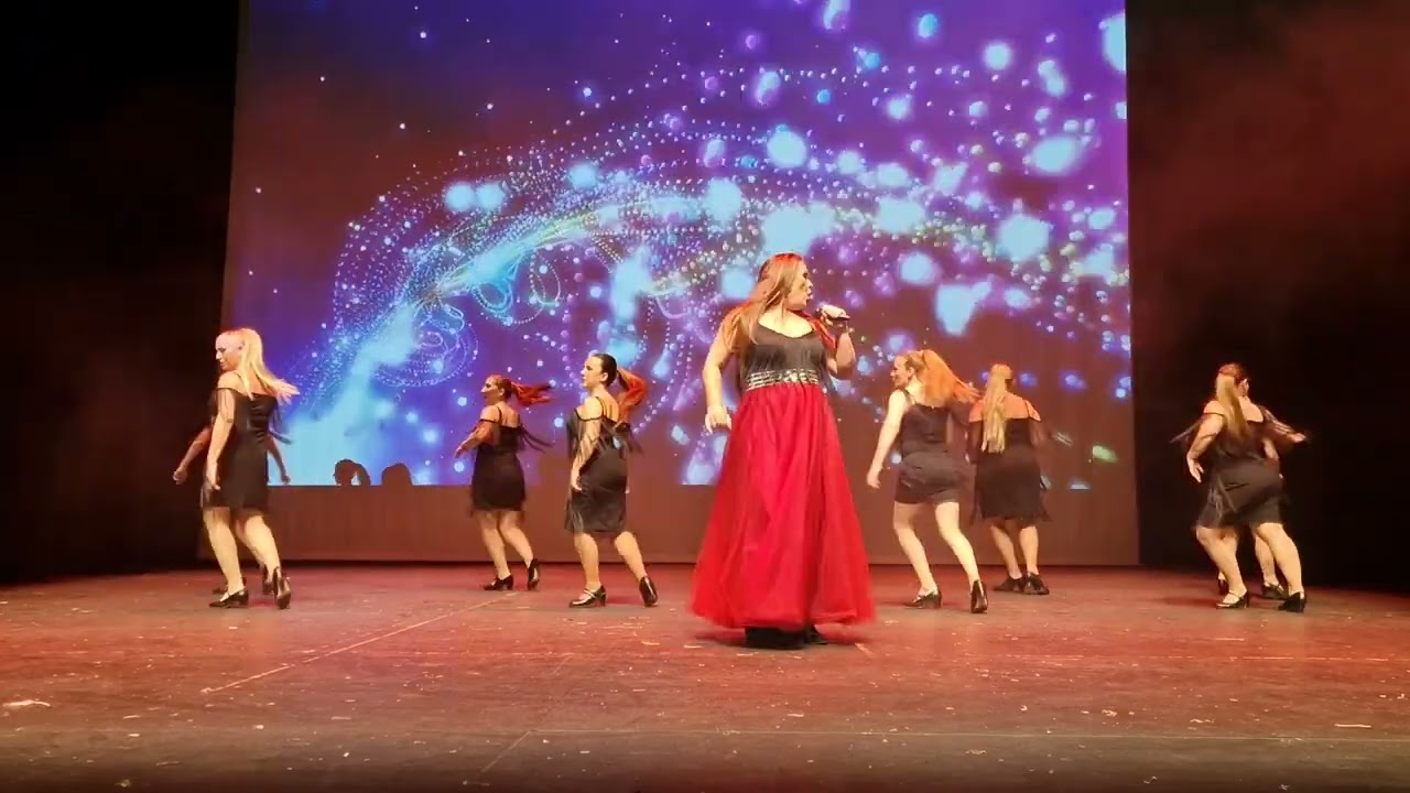 ANOCHECER FLAMENCO   SORPRESA THALIA