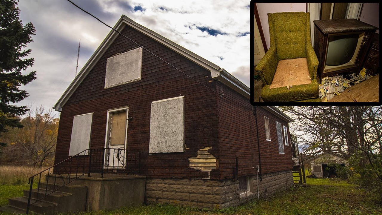 Creepy Abandoned House Full Of Stuff From The 1940s - 80s