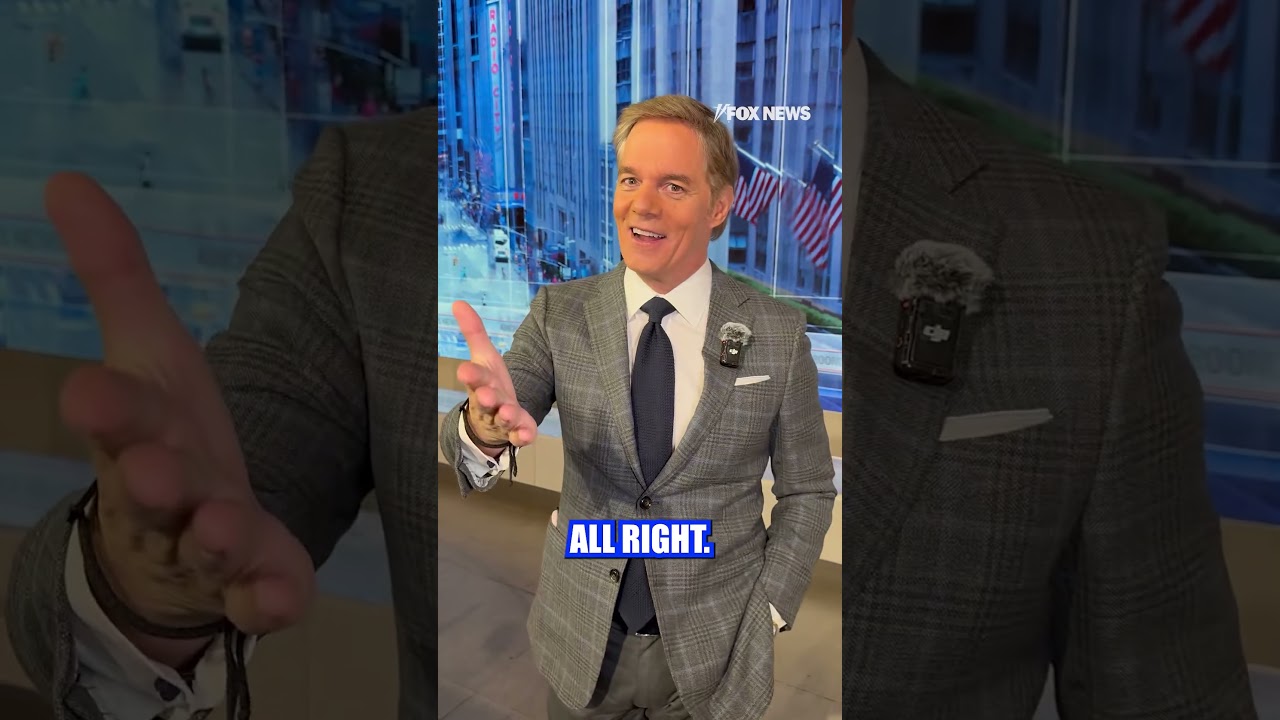 WATCH: Lawrence Jones and Bill Hemmer react to their predictions from 2025! #shorts #fox #us