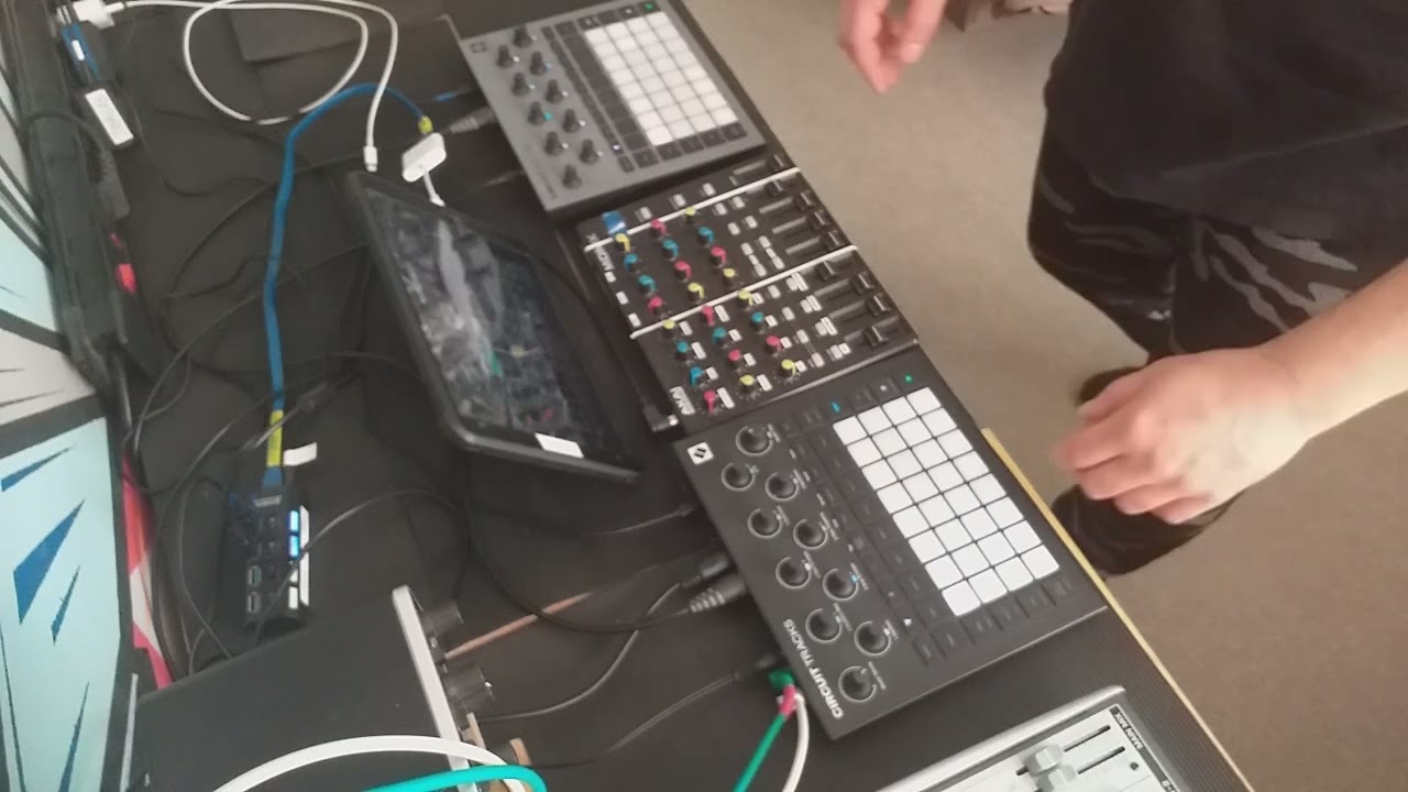 Morning Acid Breaks. Circuit Rhythm & Tracks + Pure Acid & Poison-202 iOS apps. 160bpm.