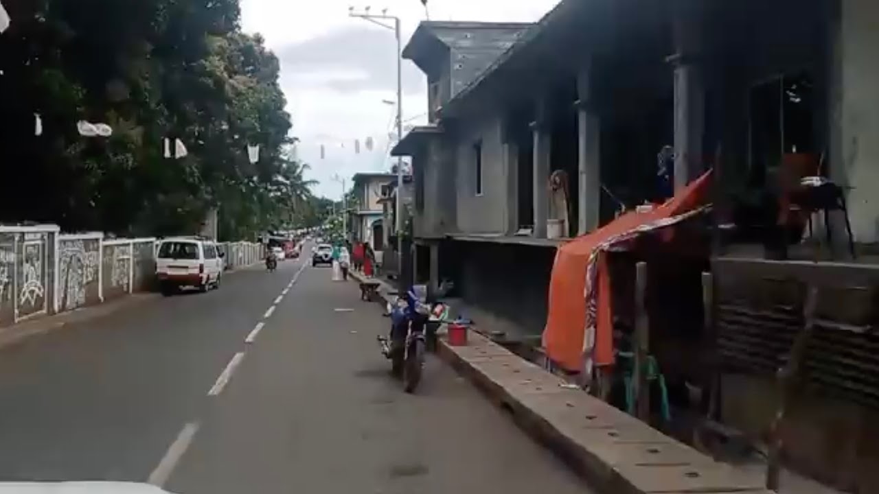 Reportage sur la route Moya-Pomoni