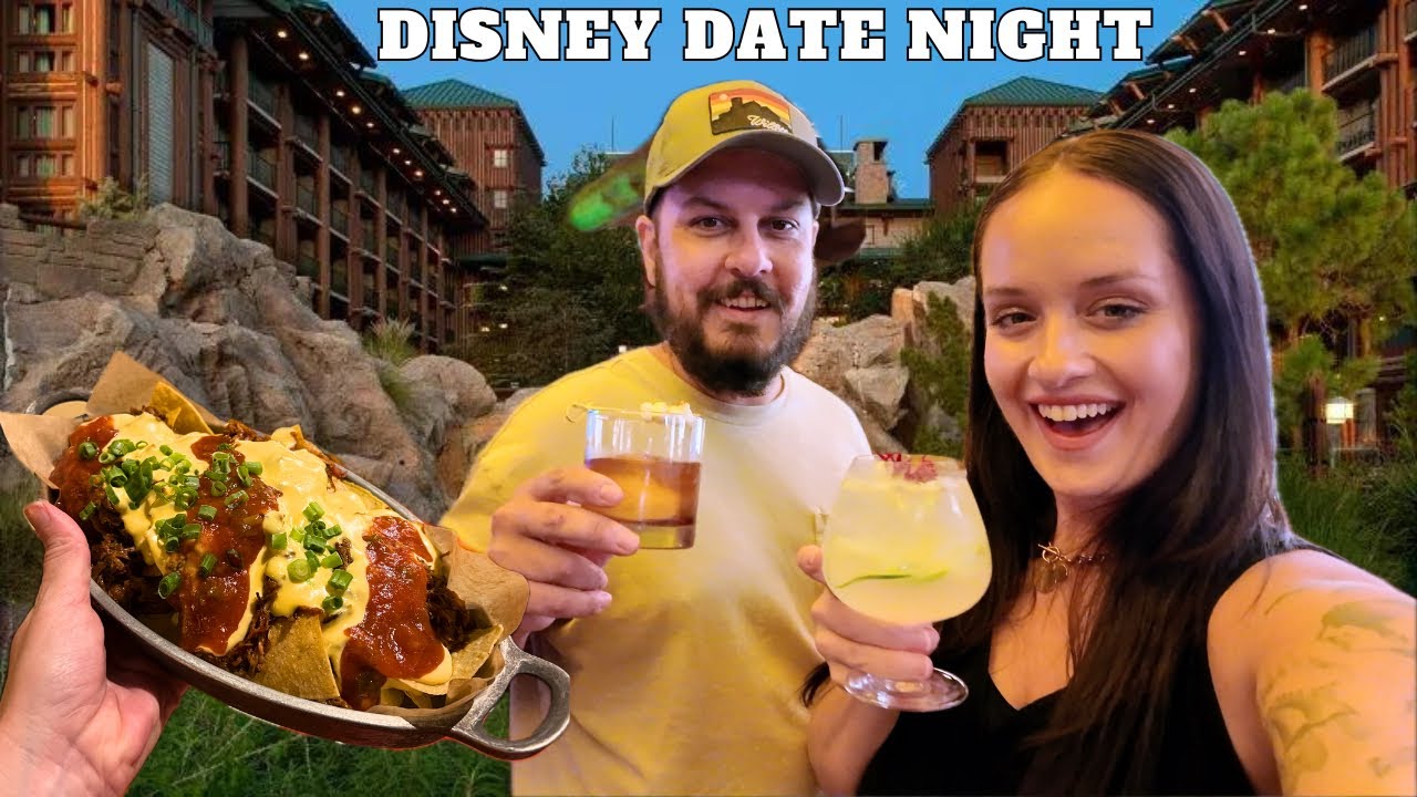 Getting COZY At Disney's Wilderness Lodge | Whispering Canyon Cafe & Territory Lounge!