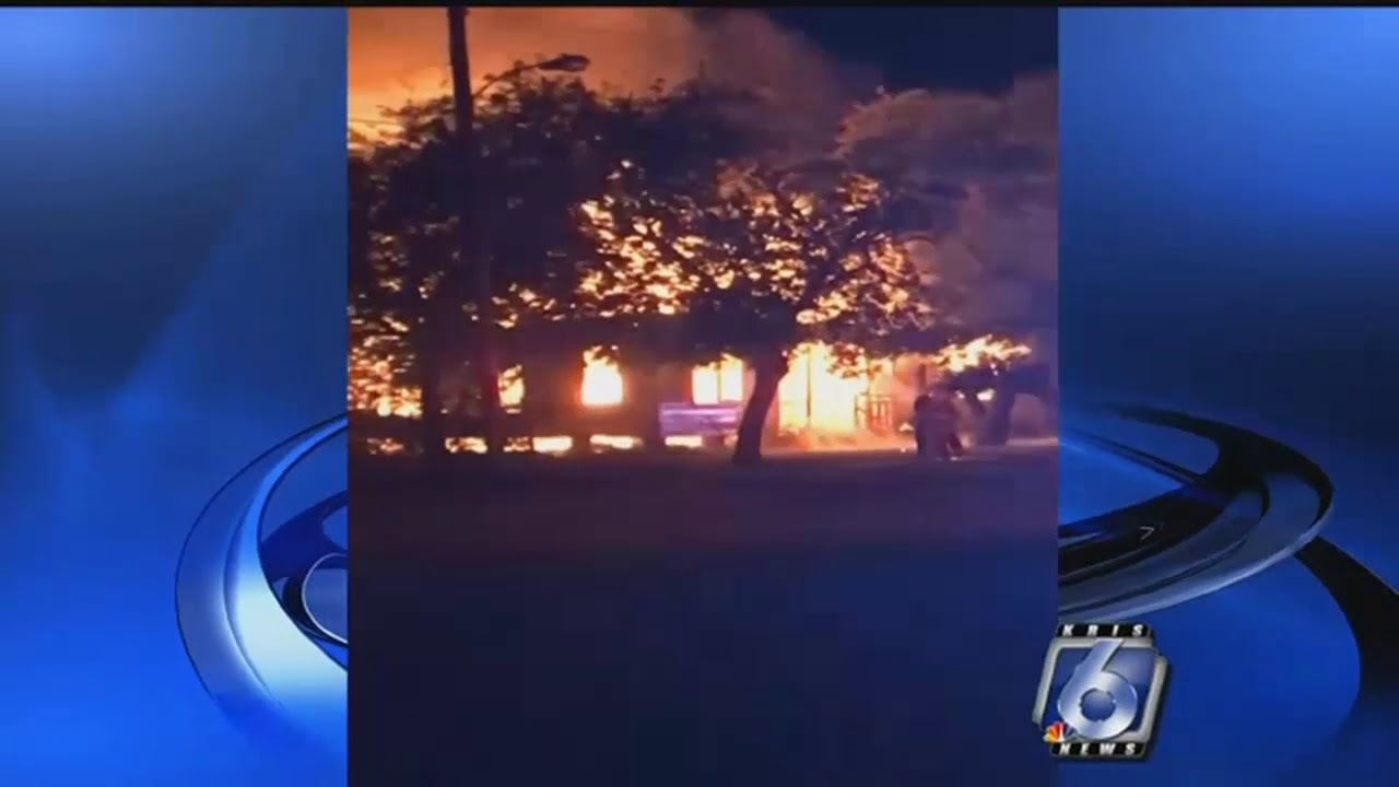 Crews battle early morning fire in Sinton