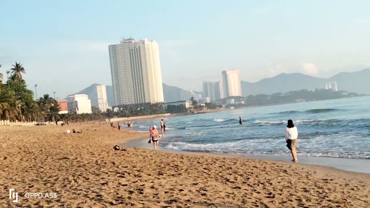 Sáng mùng 8 lang thang xuống biển Nha Trang 