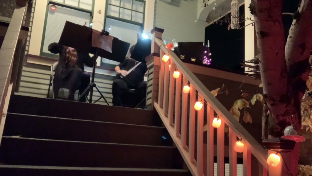 TRIO VIVA plays Billie Eilish: No Time to Die #halloween edition, #jamesbond🧛🏻&zwj;♀️🤵&zwj;♀️🎃 #trioviva