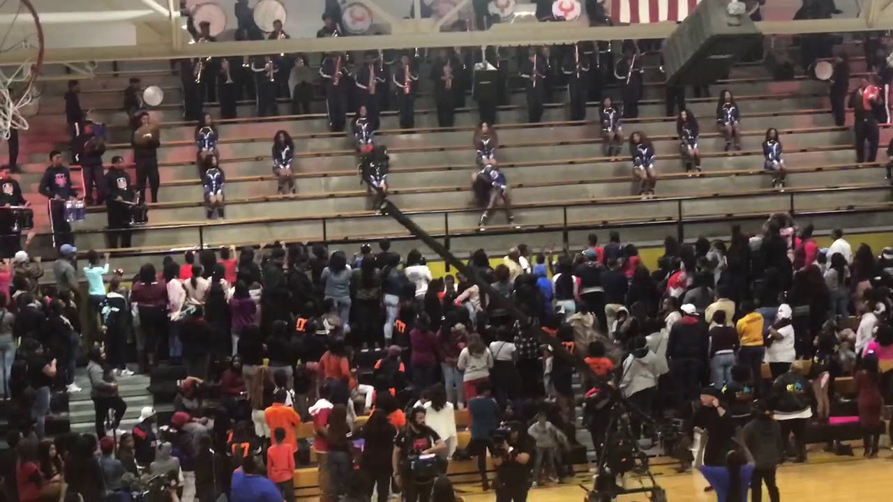 Dancing Dolls-Stands in Stands