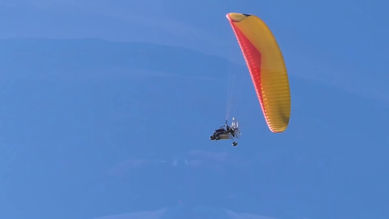 VOLANDO UNA ALA RC CON FPV DESDE UN PARAPENTE