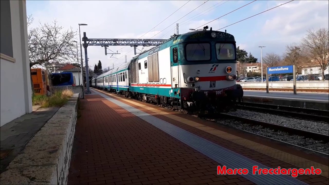 Partenza dalla Stazione di Montebelluna (TV) D.445 1085 con carrozze MDVC-MDVE e pilota T.D. Mazinga