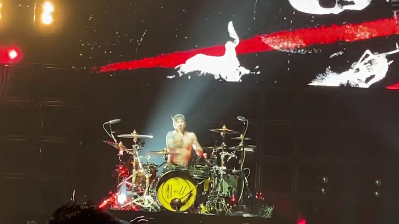Twenty One Pilots “Holding On To You” Live Amalie Arena Tampa October 2019
