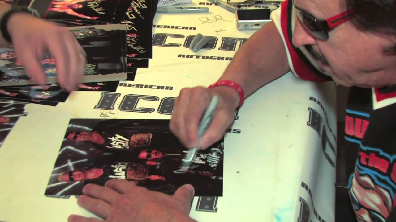 Pro Wrestling Superstars Autograph Signing for American Icon Autographs