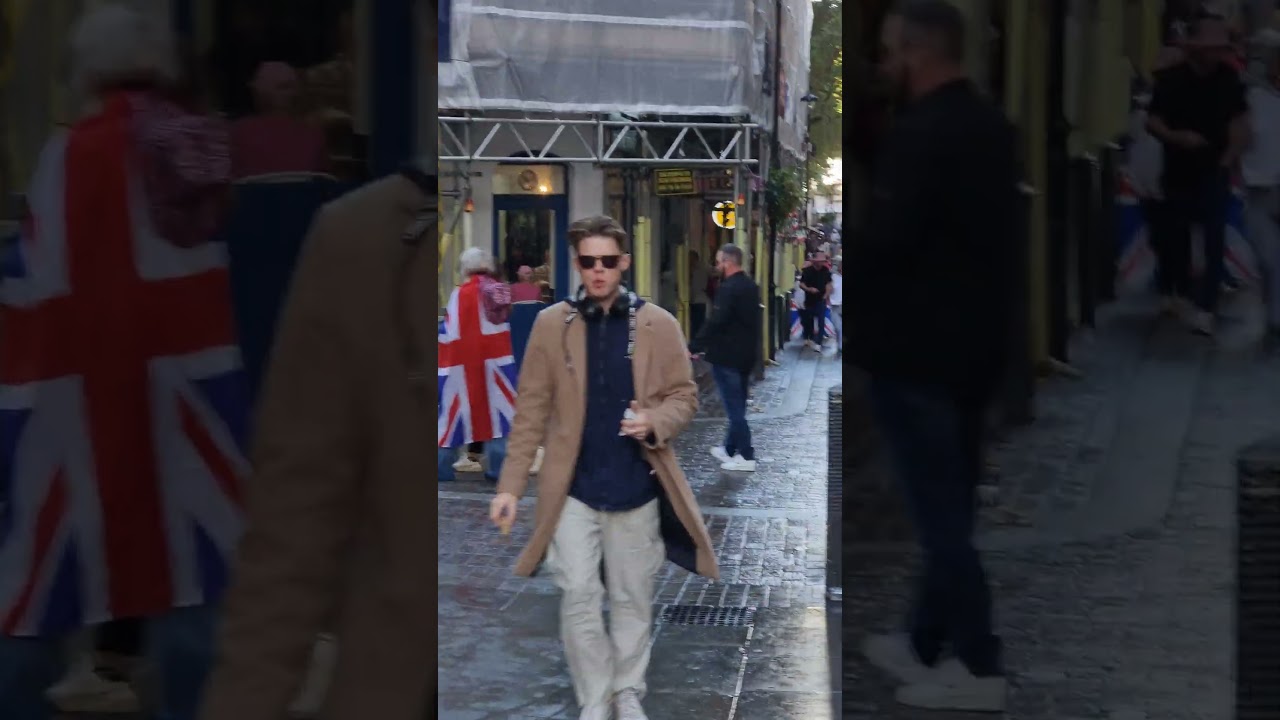 London Protest 2025 | Huge Crowds, English Flags & Police on the Strand