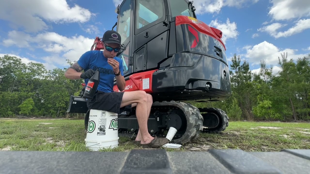 Kubota KX040-5 First Service at 50 Hours