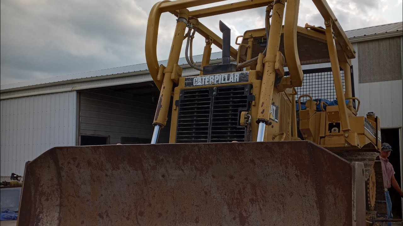 Replacing  D6H Cat Bulldozer Hardbar Bushings!