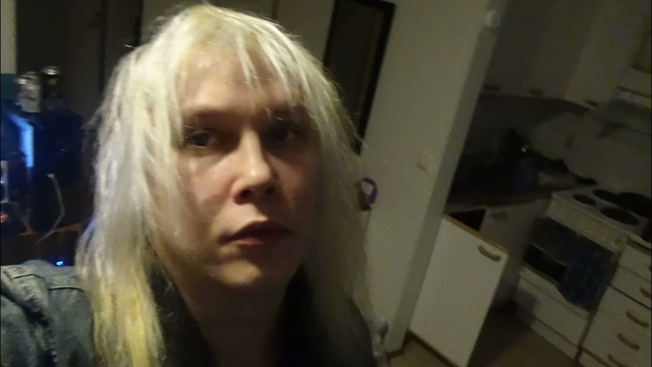 Johnny thunders   Arms around a memory T&auml;htiromu Finnish cover   Ei muistoja voi halata