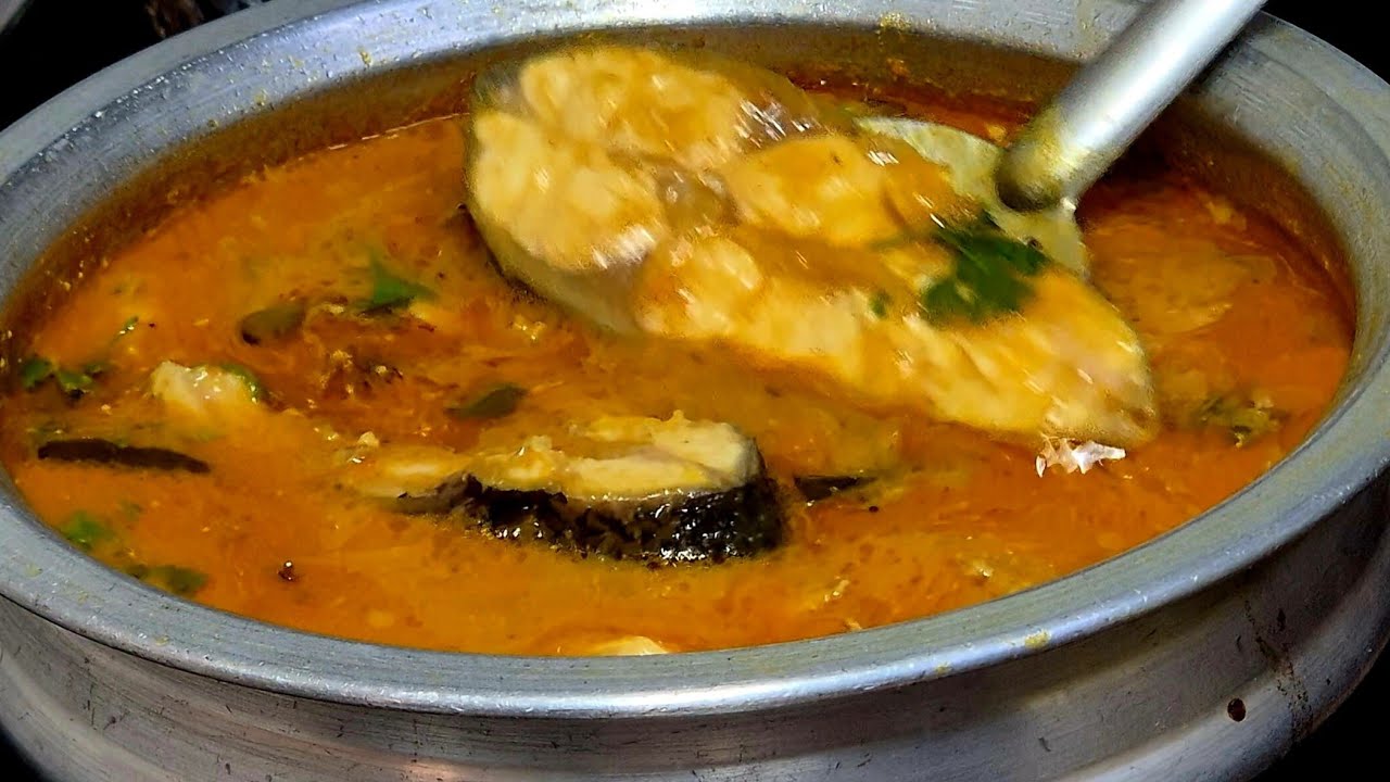 VILLAGE STYLE FISH CURRY| மீன் குழம்பு | MEEN KULAMBU |  How.to Make FISH CURRY at Home  in Tamil 