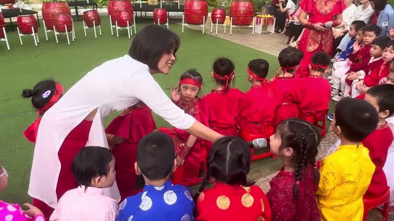 Hoạt động trải nghiệm : Gala âm nhạc “ Tết ơi tết à “. Độ tuổi : 5-6 tuổi. 