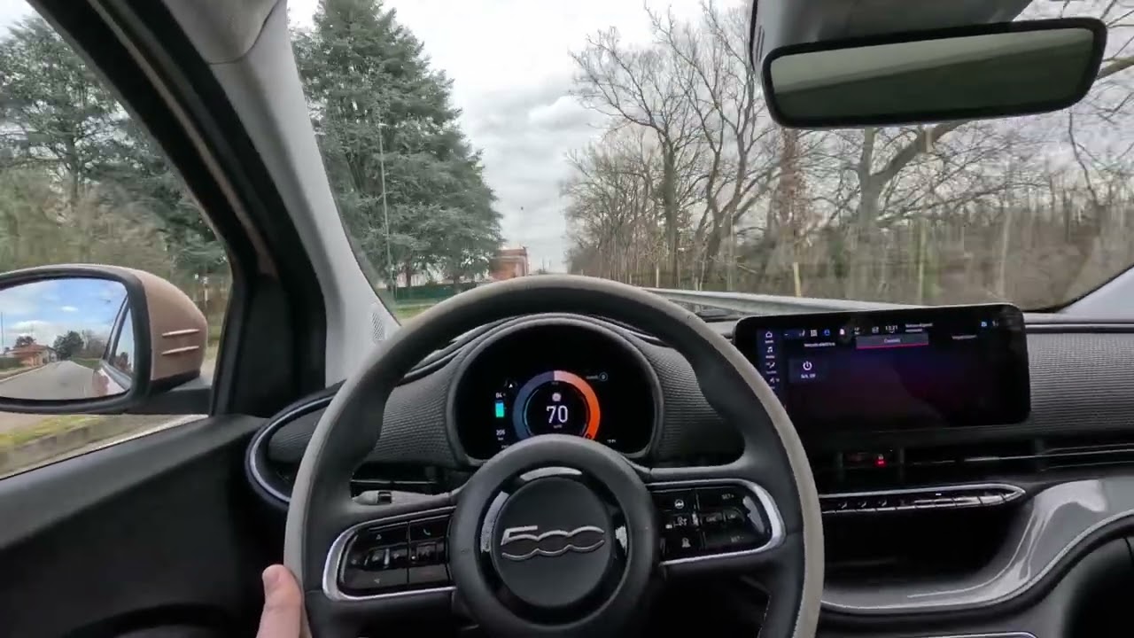 Fiat 500e 0-100 km/h acceleration time of 7.0 seconds. ​⁠@OBLIVION-555