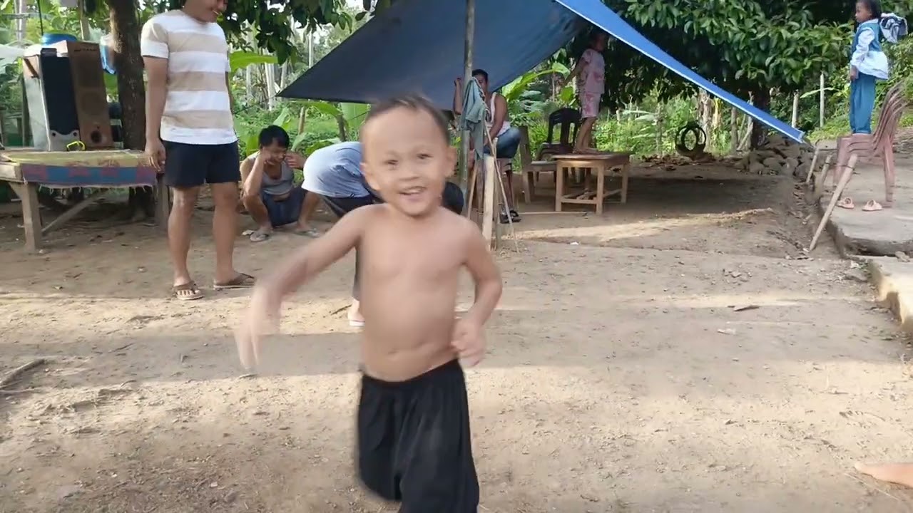 Permainan tradisional bermain kelereng 