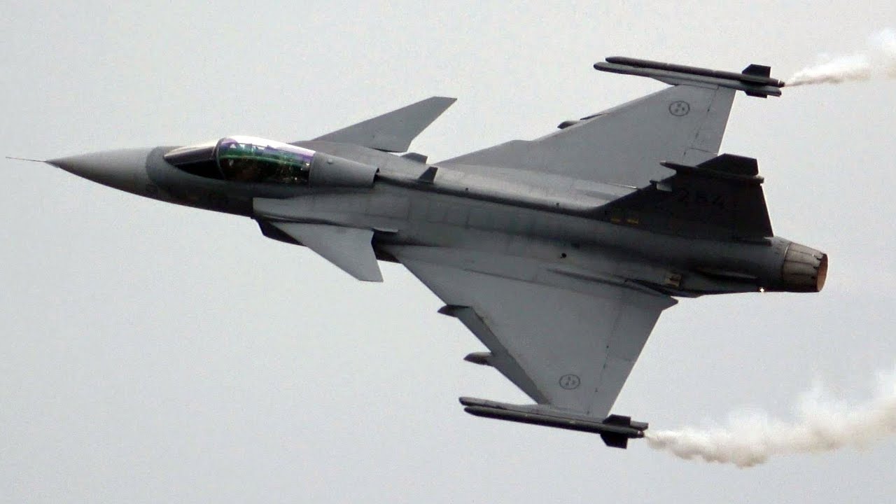 4Kᵁᴴᴰ Swedish Air Force Saab JAS 39C Gripen Awesome Display & Sound !!