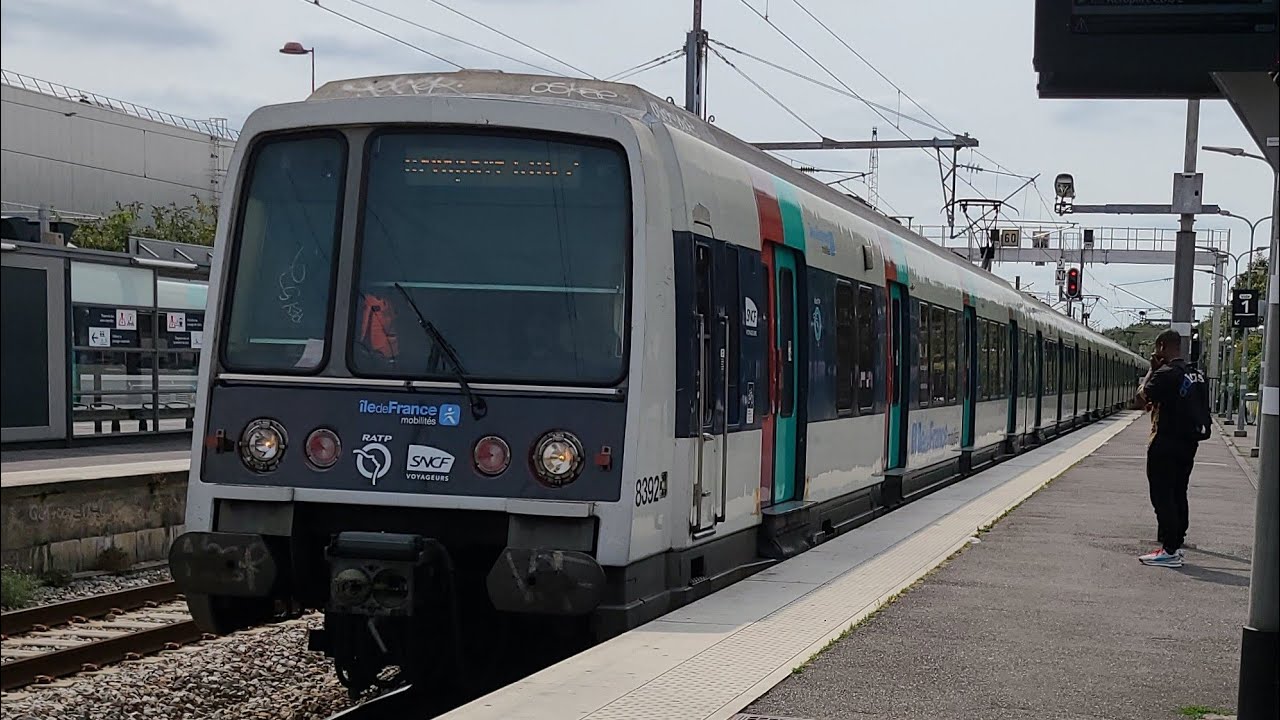 (FHD) Voyage entre Roissypole et Parc des Expositions à bord d'un Mi84