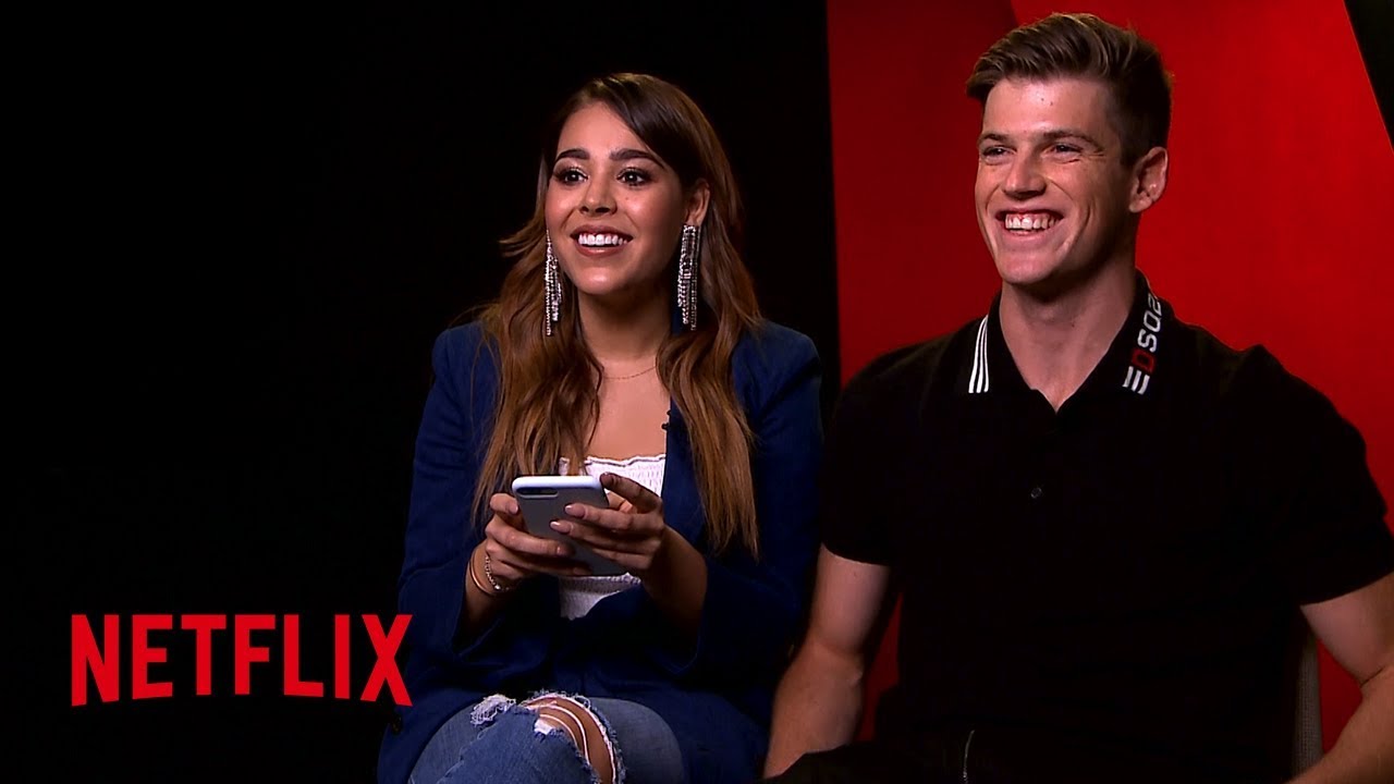 Paquita Salas conoce a los actores de Élite | Netflix España