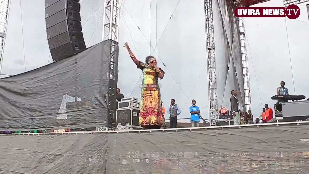 ROSE MUHANDO Live Performance / Uvira
