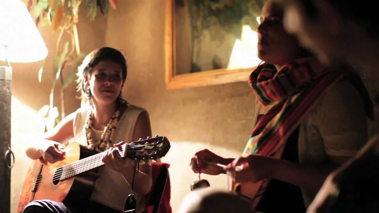 Canción para el viento, la lluvia y Luchia - Perotá Chingó - en La Duna