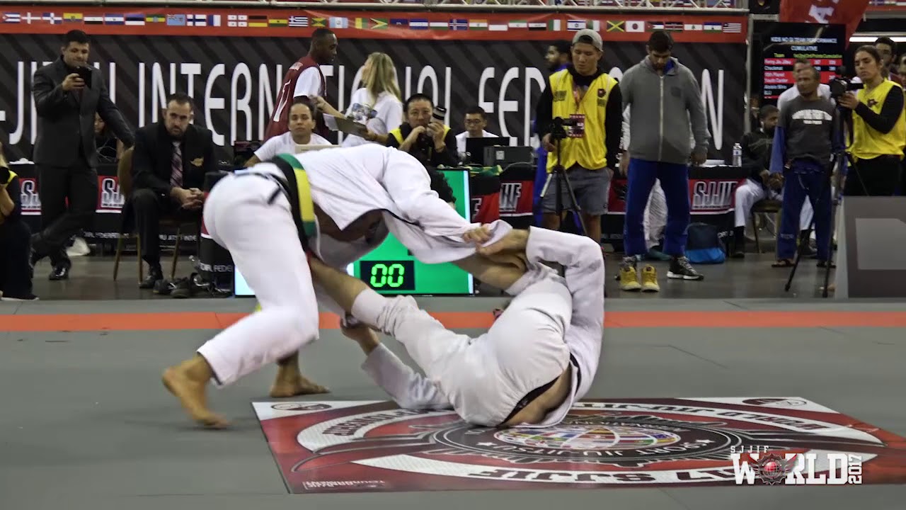 KEENAN CORNELIUS VS LUCAS BARBOSA