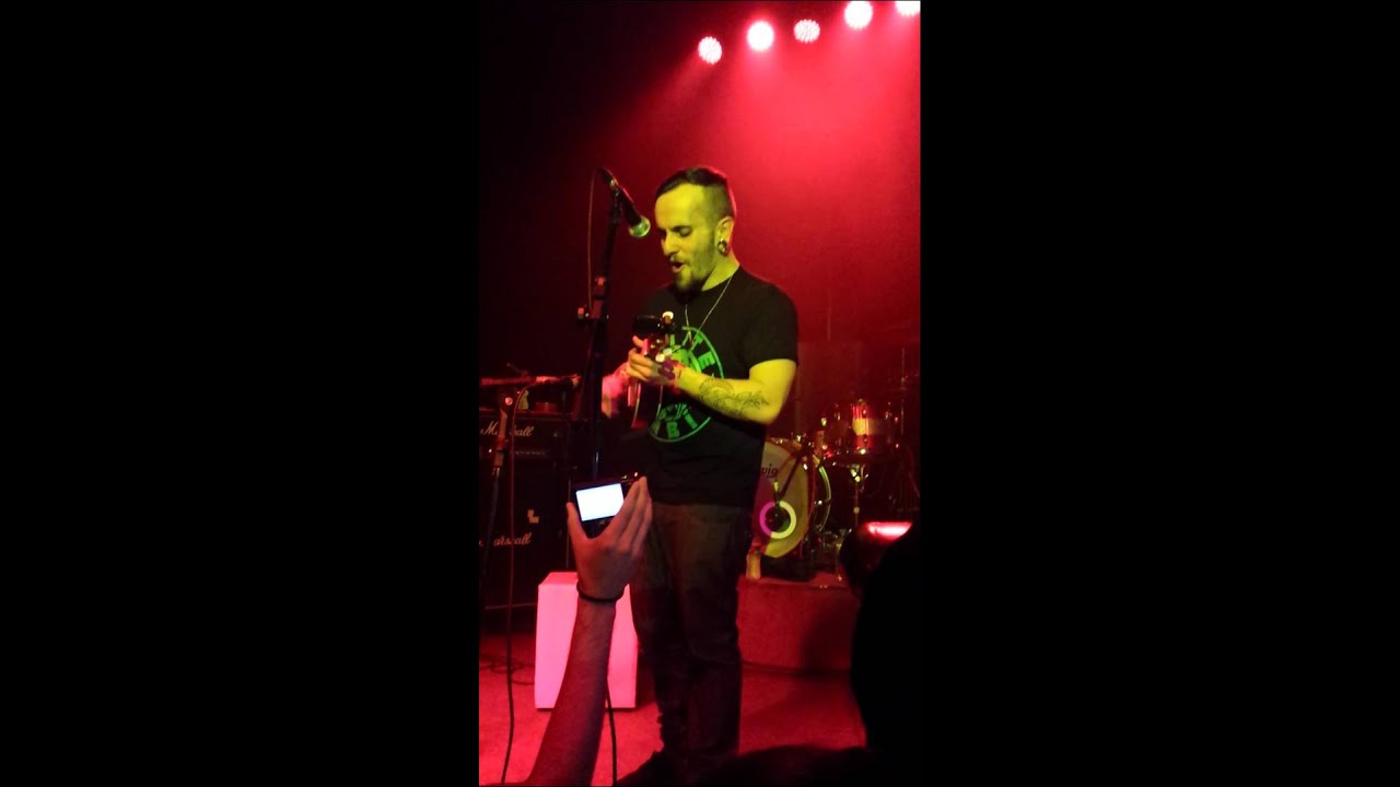 Mi Vieira - Um Minuto ac&uacute;stico ( Inferno Club 29/09 )