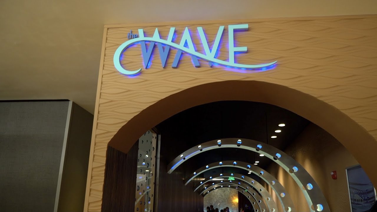 Ужин в ресторане The Wave...Американские вкусы и шопинг на современном курорте Диснея
