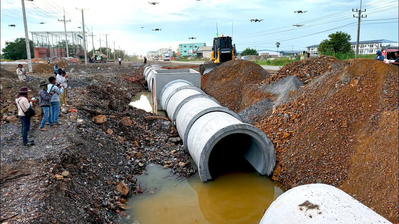 Impressive First Step Use SHANTUI DH17C3 DOZER Cutting Slope & Install Huge Sewer Drain Pipe