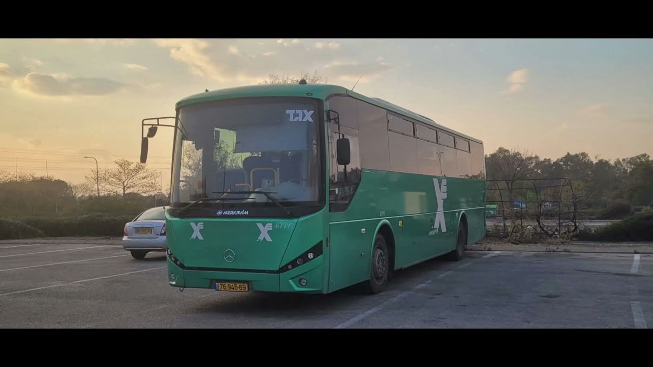 אוטובוסים שונים במקומות שונים