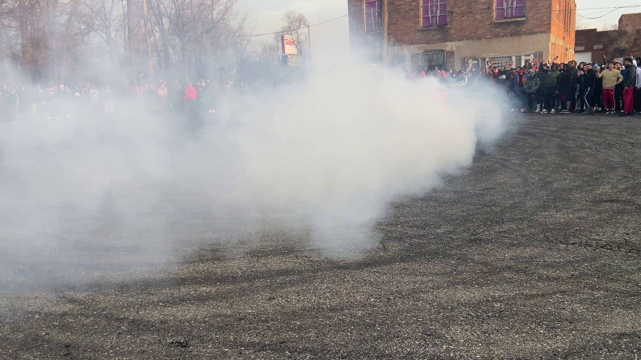Ford Raptor doing donuts