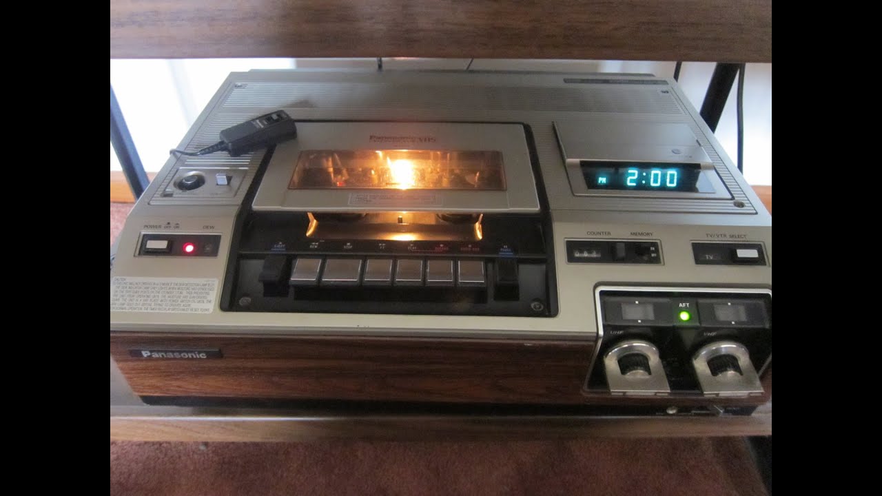 Видеомагнитофон Panasonic PV-1100 VHS 1978 года