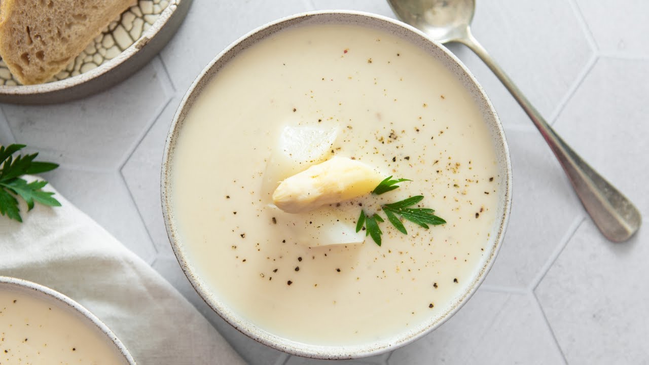 Omas Spargelsuppe aus Schalen