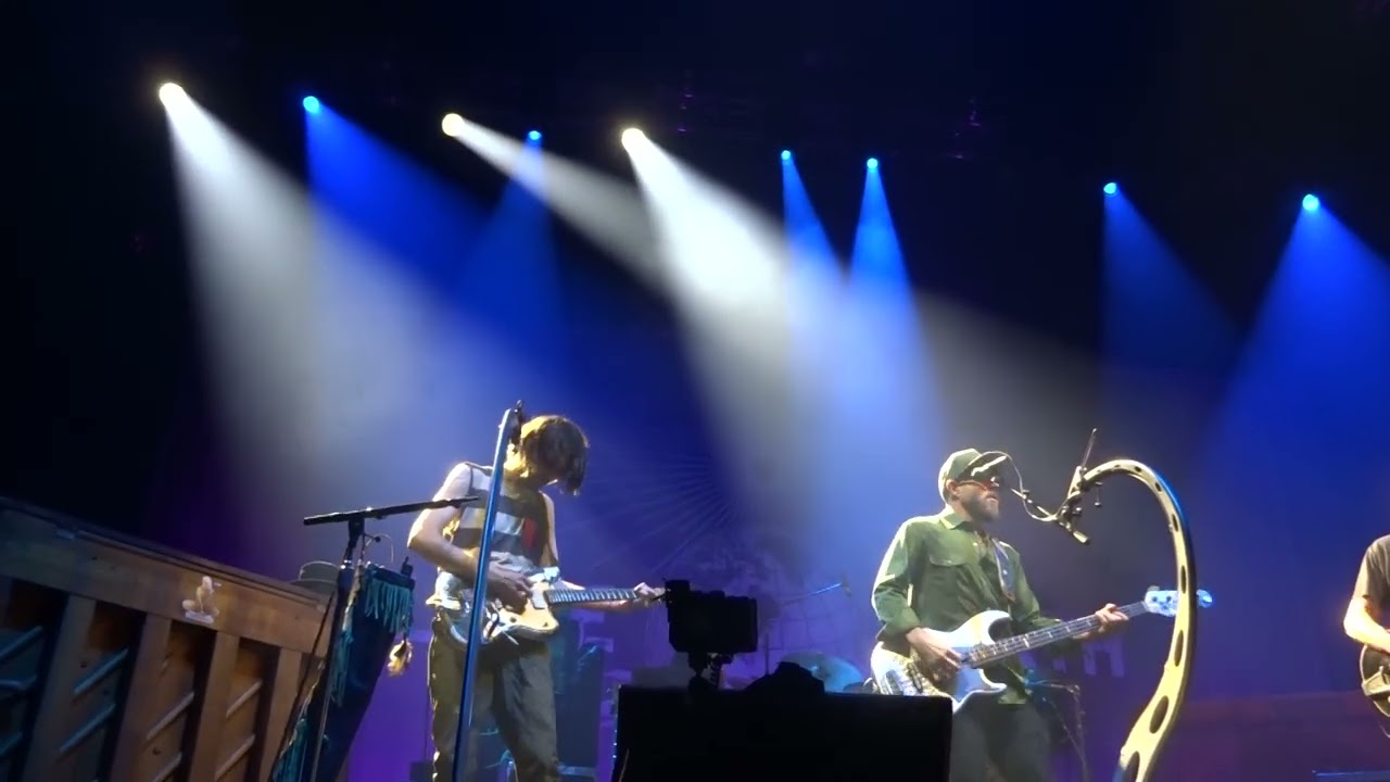 Neil Young - Hey Hey My My (Into the Black) - Paris Adidas Arena July 13th 2025